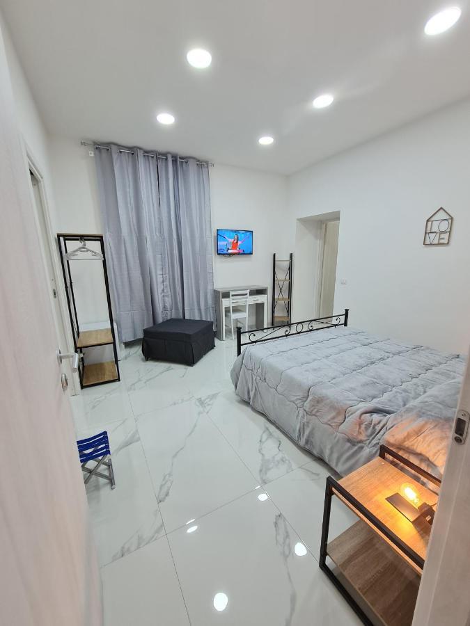 לינה וארוחת בוקר נאפולי Lumacors House מראה חיצוני תמונה