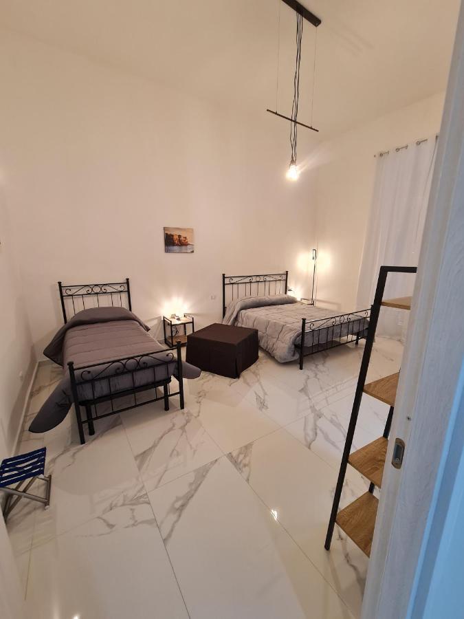 לינה וארוחת בוקר נאפולי Lumacors House מראה חיצוני תמונה
