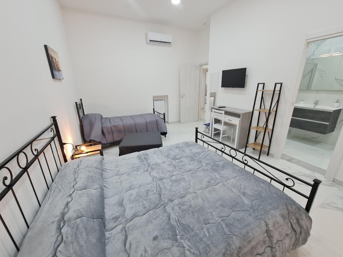 לינה וארוחת בוקר נאפולי Lumacors House מראה חיצוני תמונה