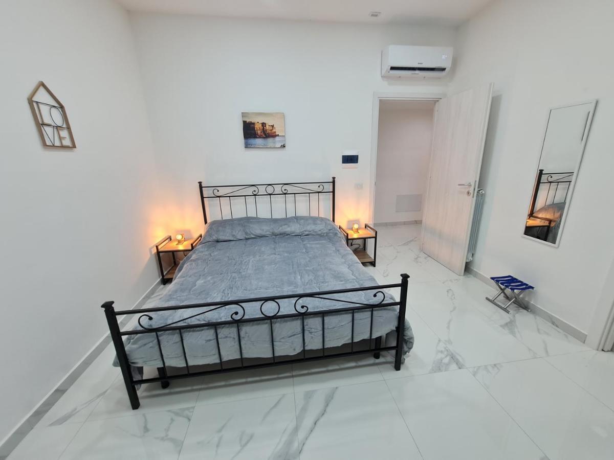 לינה וארוחת בוקר נאפולי Lumacors House מראה חיצוני תמונה