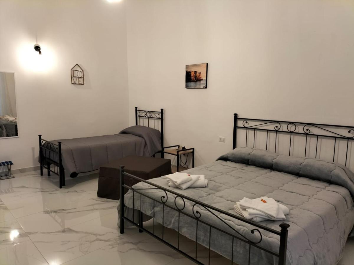 לינה וארוחת בוקר נאפולי Lumacors House מראה חיצוני תמונה
