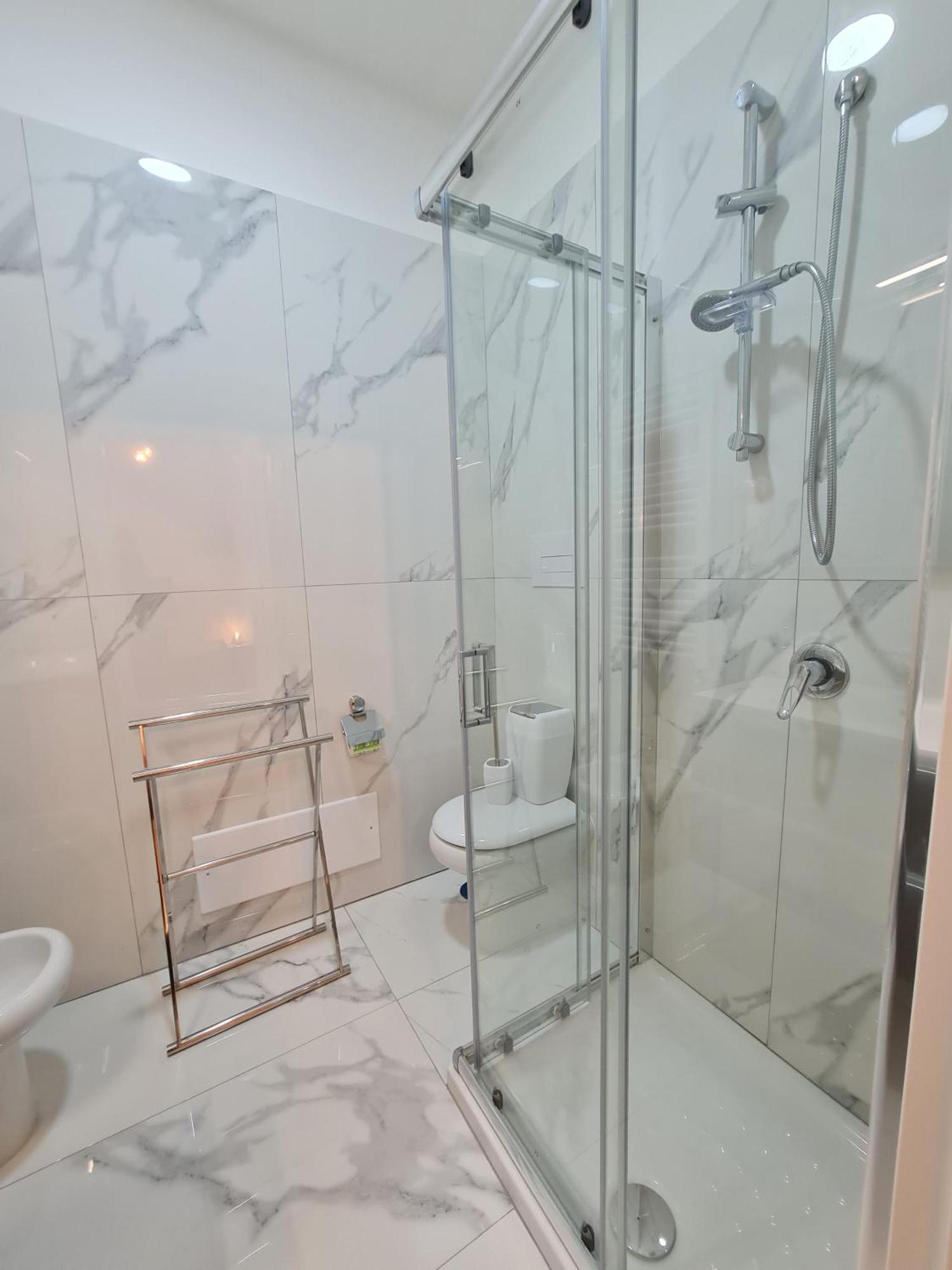 לינה וארוחת בוקר נאפולי Lumacors House מראה חיצוני תמונה
