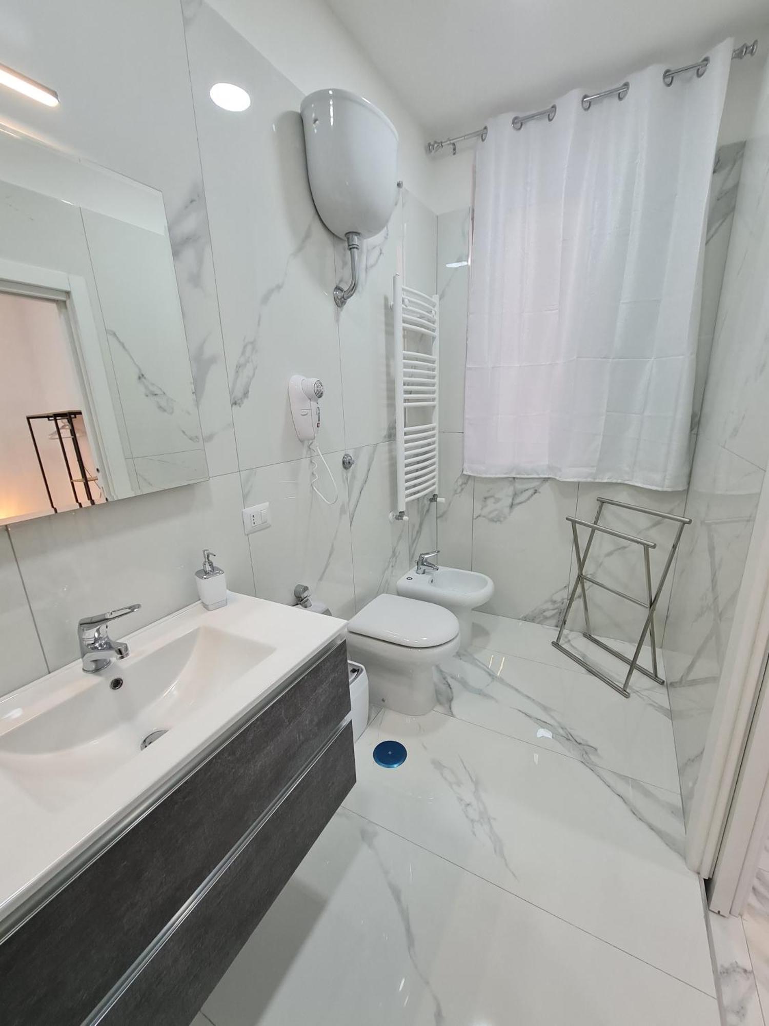 לינה וארוחת בוקר נאפולי Lumacors House מראה חיצוני תמונה